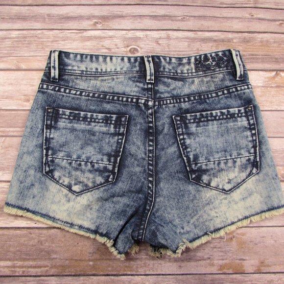 Hart Denim Mini Jean Shorts Size 28 Acid Wash High Rise Floral Lace Overlay Raw - Picture 6 of 7